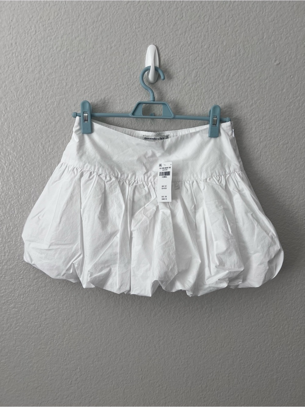 New with Tags Abercrombie White Bubble Skort in White xsmall
